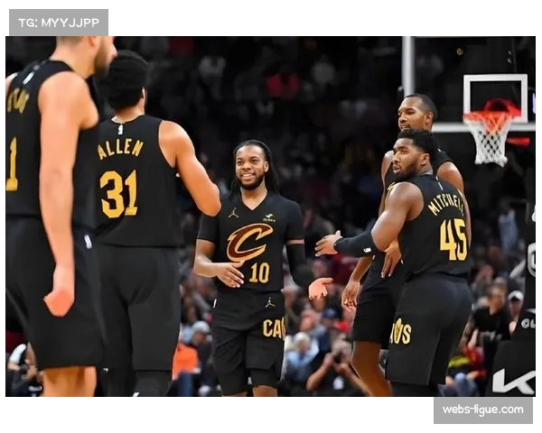 即时：步行者请求暂停，此前“Fist”战术被骑士识破导致抢断快攻